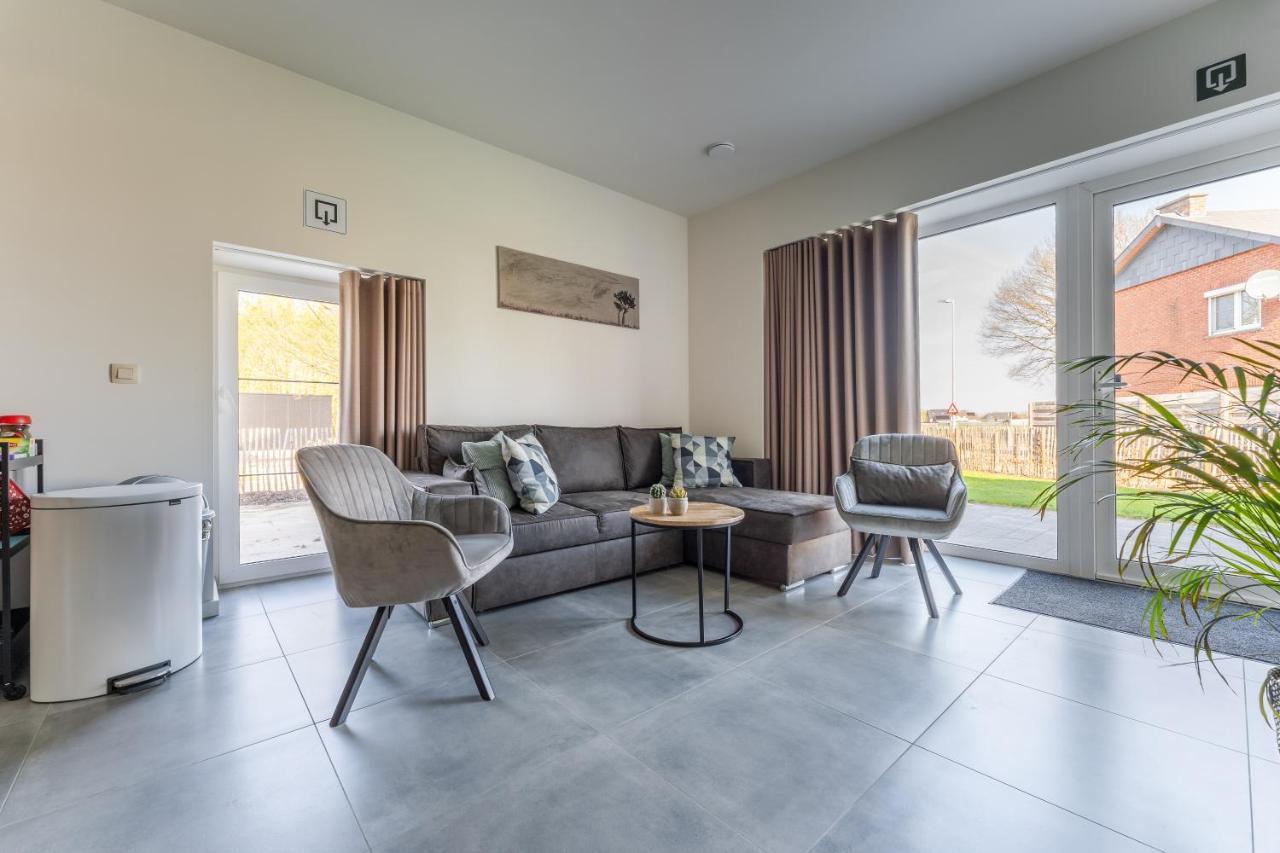 De Hoog Velden 12 Apartman NeerNeerpelt Kültér fotó